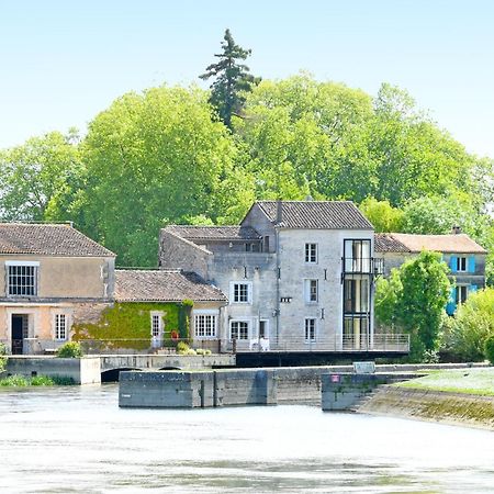 Апартаменты Quai 3 Loft Moderne Et Lumineux Les Pieds Dans L'Eau Жарнак Экстерьер фото
