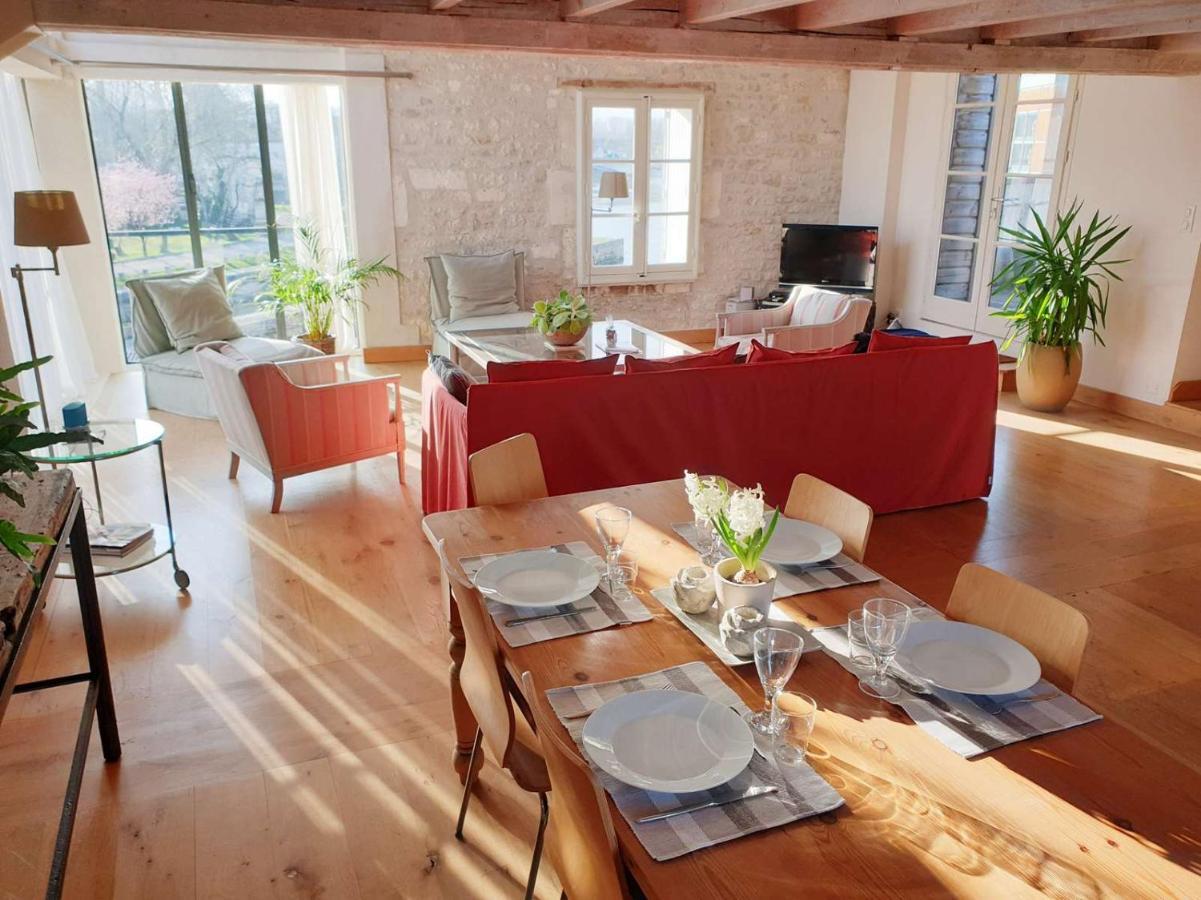 Апартаменты Quai 3 Loft Moderne Et Lumineux Les Pieds Dans L'Eau Жарнак Экстерьер фото